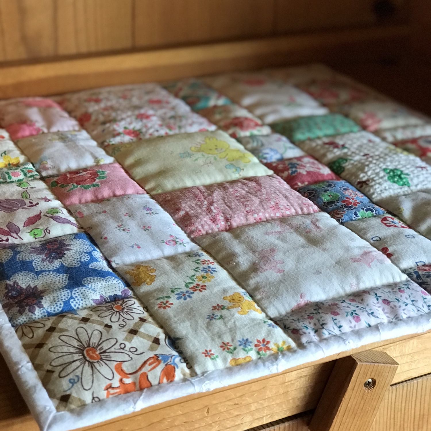 パッチワークマット＊フィードサック&ビンテージ クマさん集合