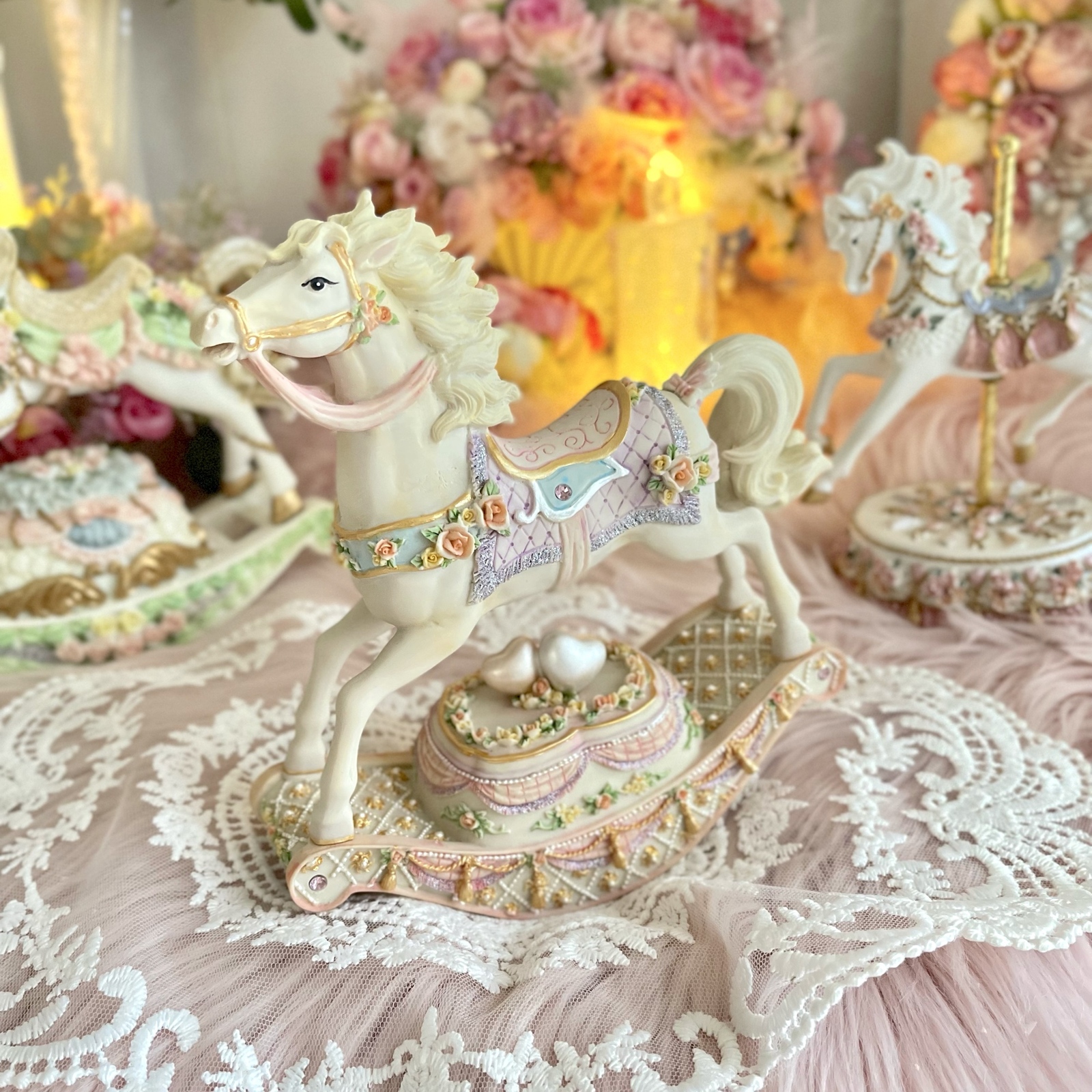 白馬 オルゴール メルヘン雑貨 カルーセル メリーゴーランド 馬 置物
