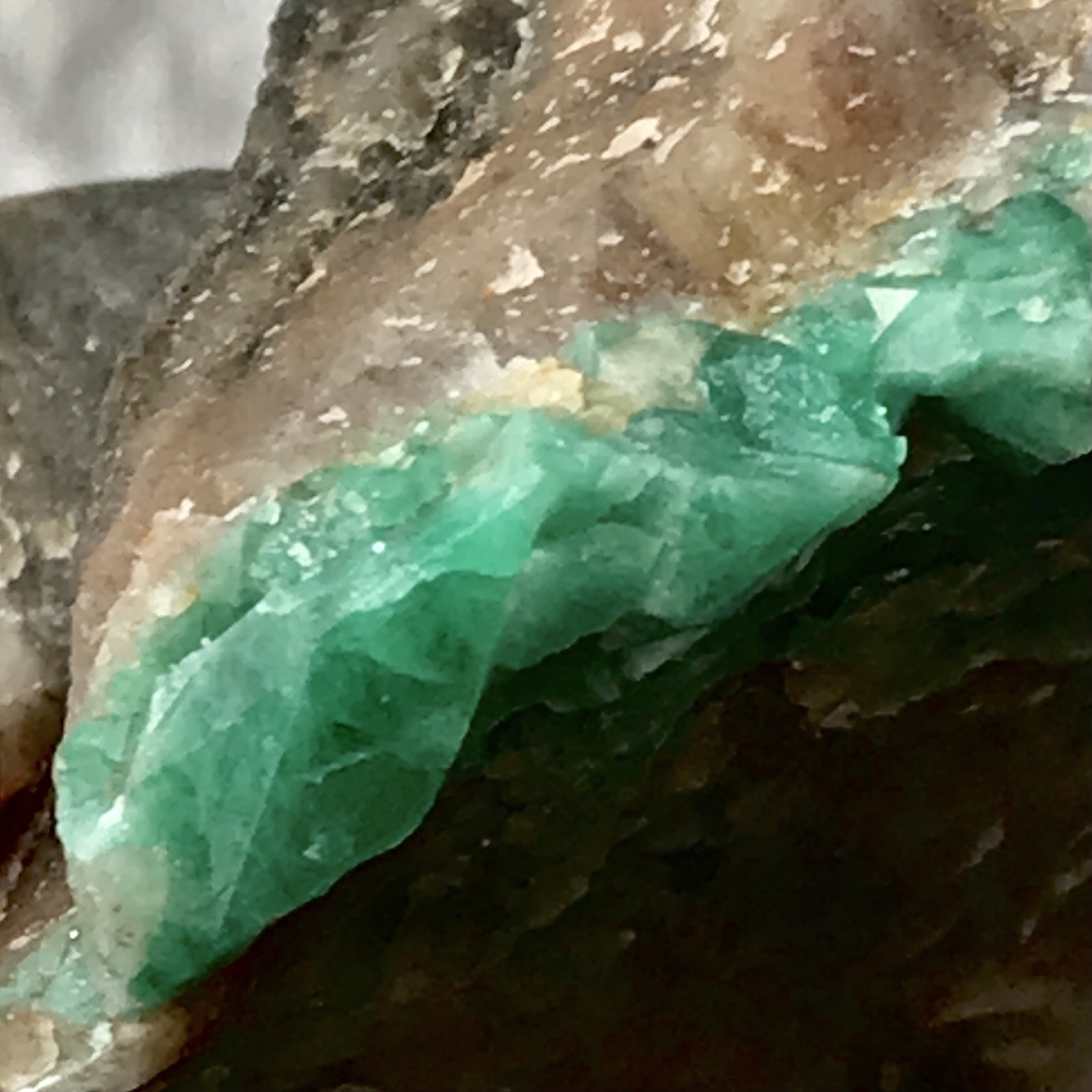 エメラルド 650ct 原石 標本 天然エメラルド 天然石エメラルド 鉱石