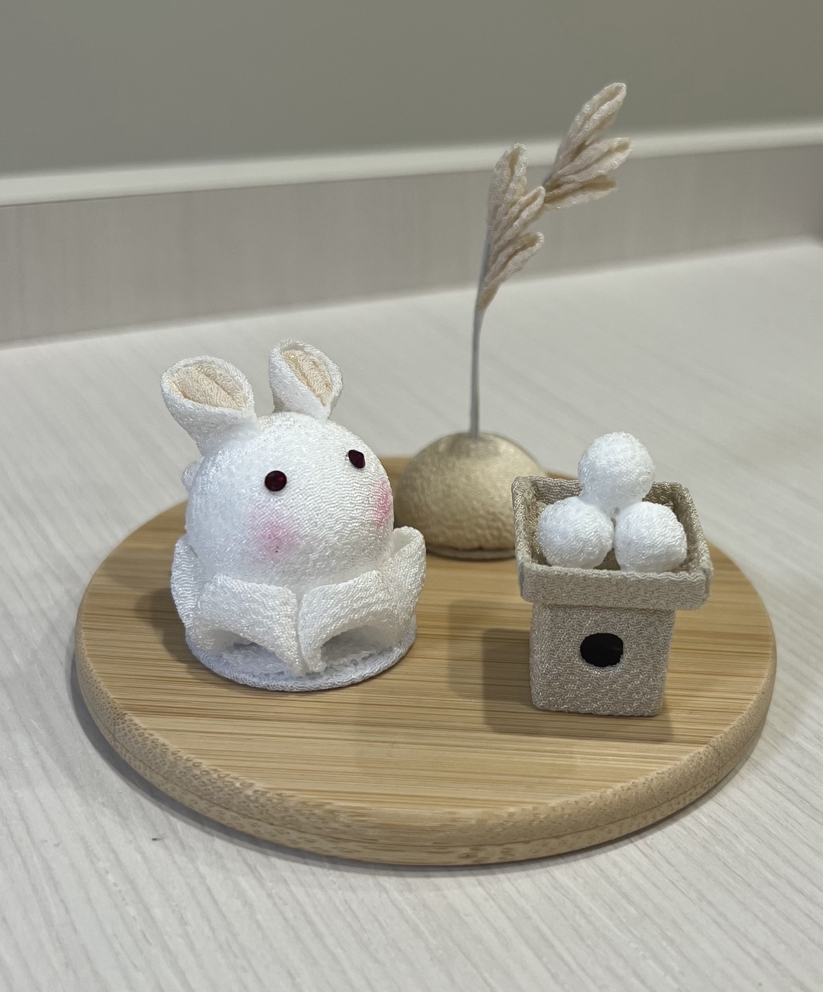 つまみ細工】お月見飾り うさぎ ススキ 月見団子 - nao.m GALLERY