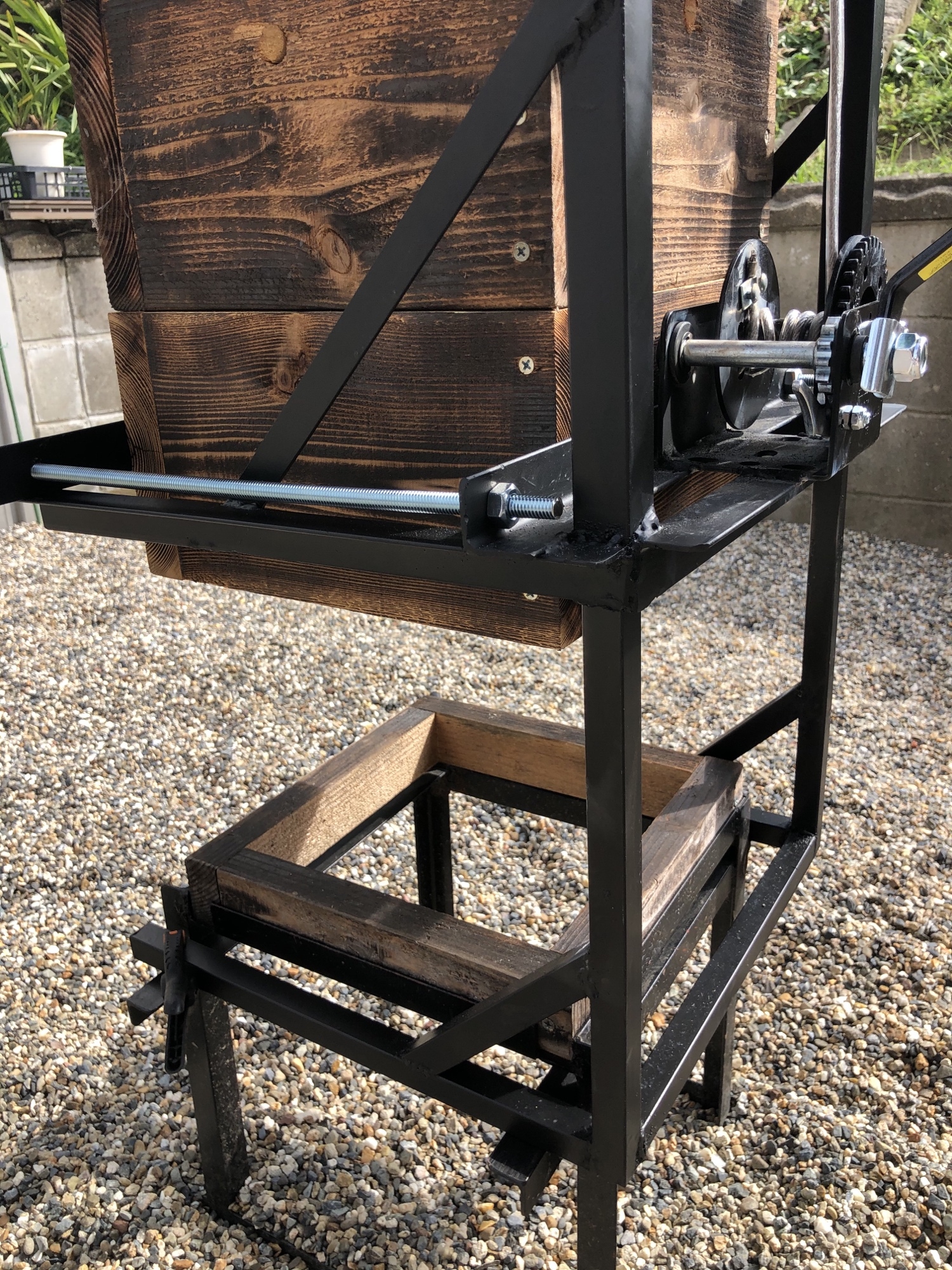 日本蜜蜂 対応巣箱台用 持ち上げ機 - MAMESHIBA48'S GALLERY | minne