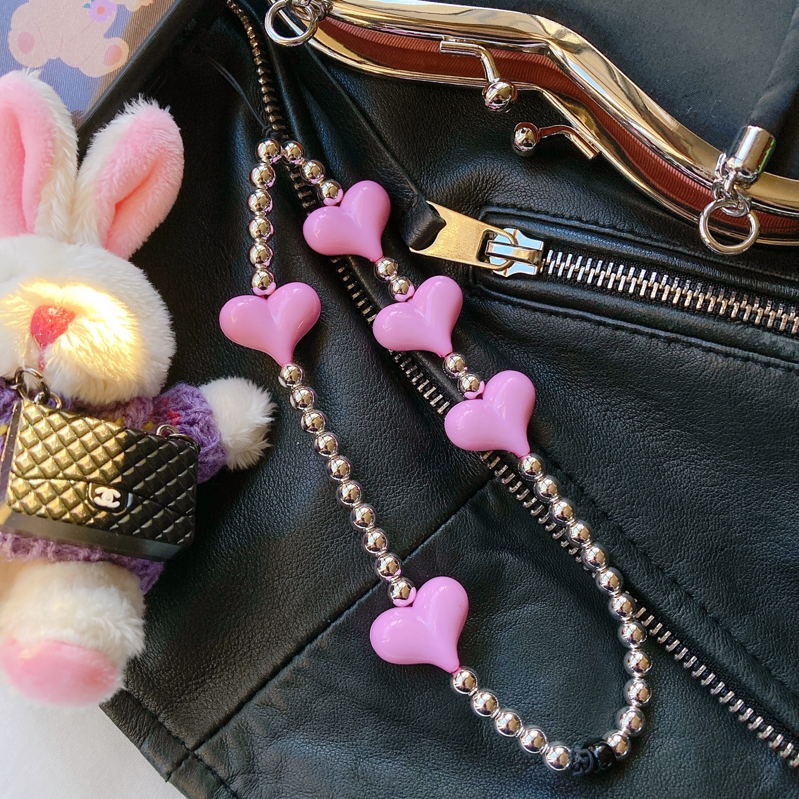 インポート⭐︎ハート シルバー ビーズストラップ スマホストラップ