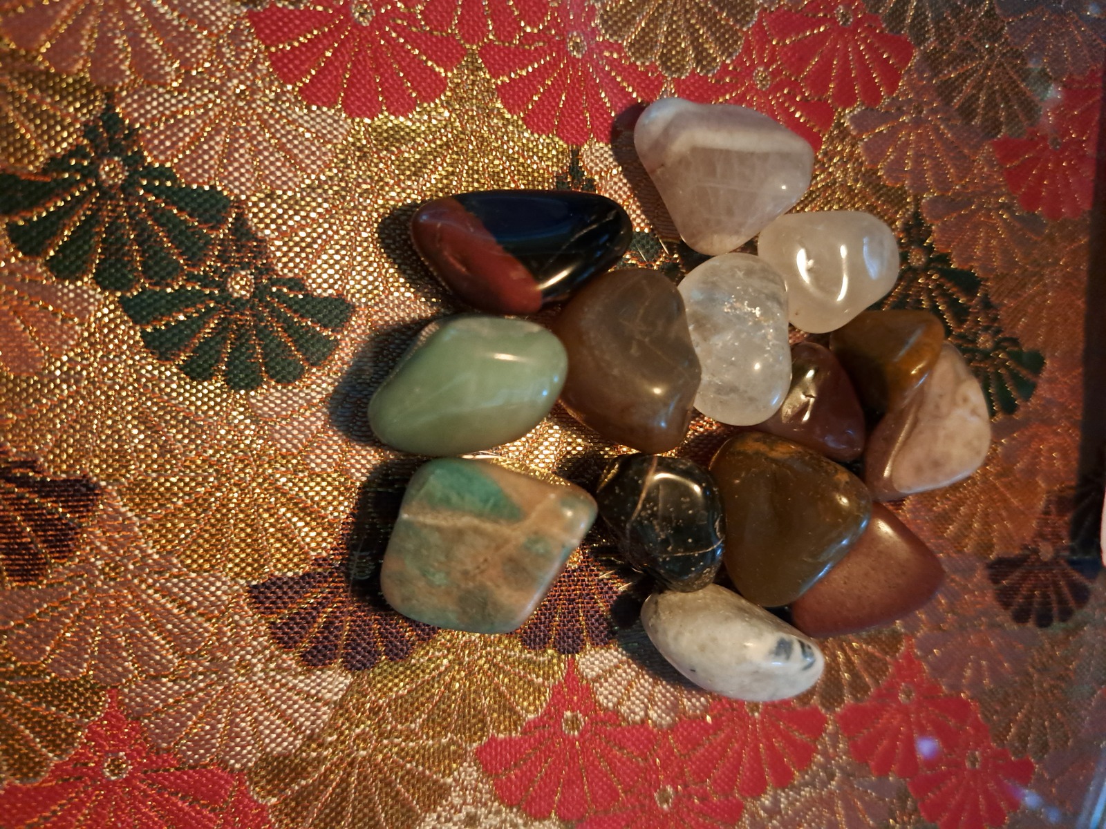 写真の数だけ大粒金運石 開運縁起金運恋愛 陰陽師から配達 写真の数