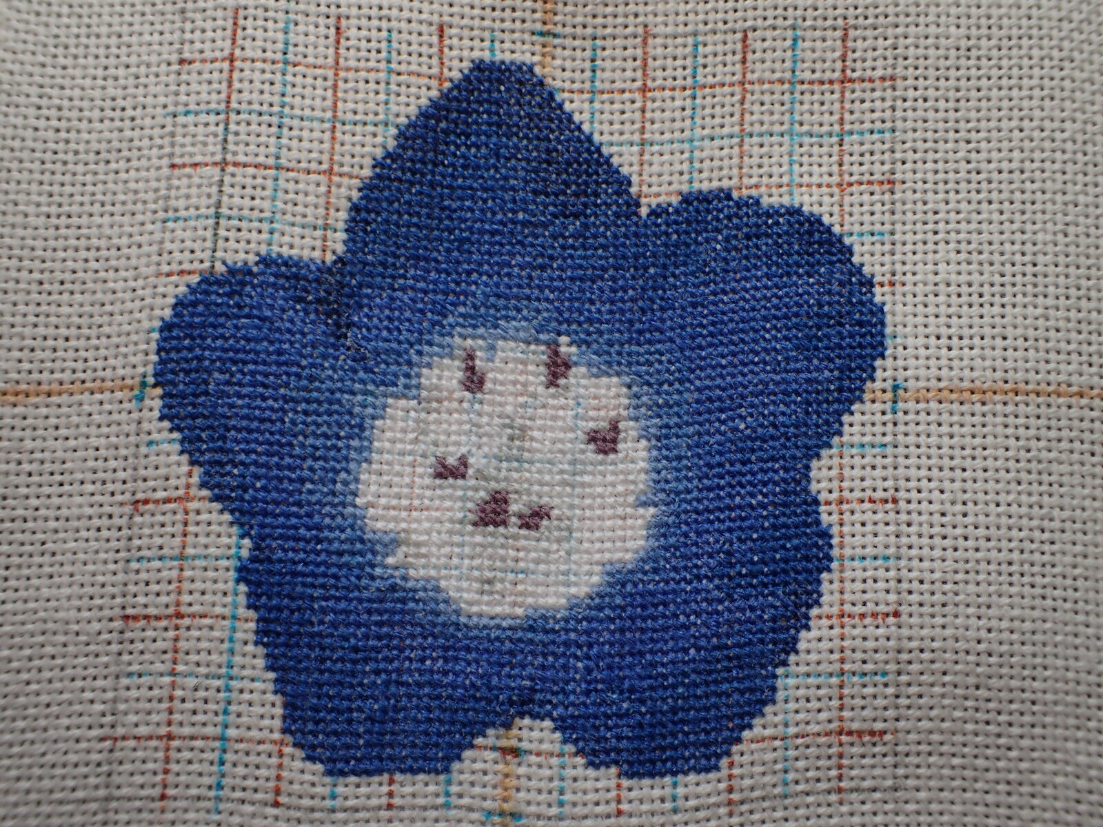 クロスステッチ図案 ネモフィラ - MIKIBLOOM'S GALLERY | minne byGMO