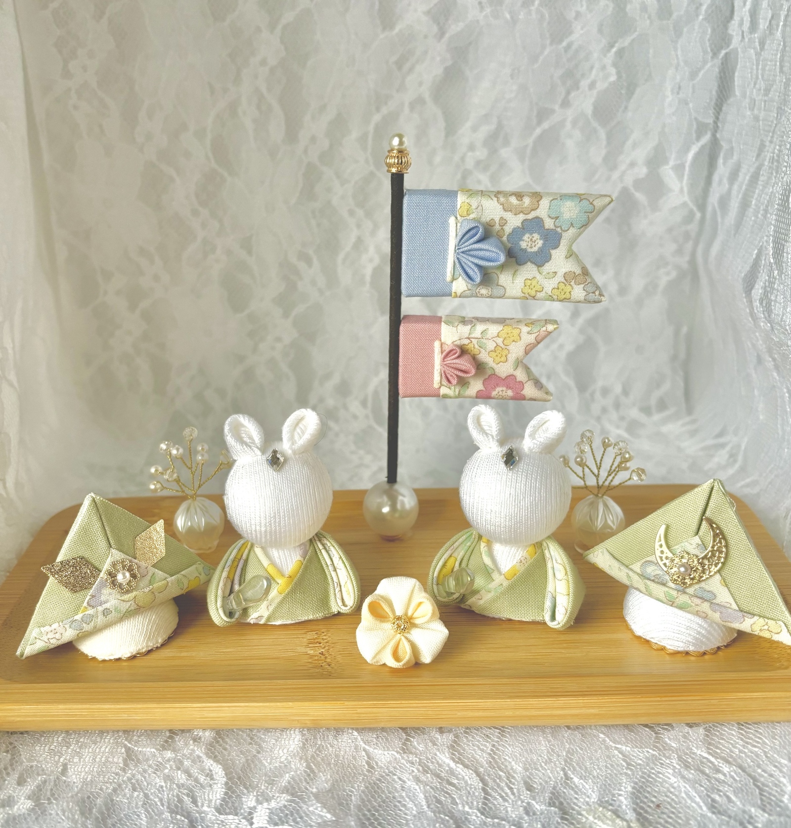 受注生産】つまみ細工のうさ兜 五月人形 鯉のぼり ナチュラル 中サイズ