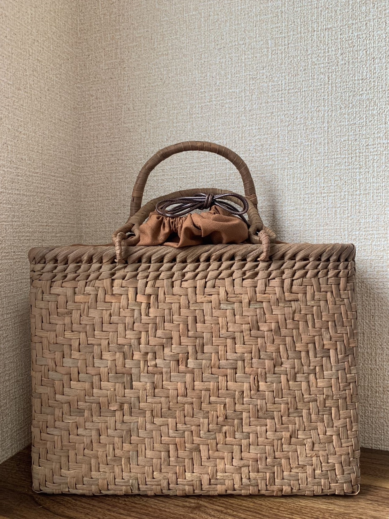 国産山葡萄 手作り かごバッグ 網代編み A4サイズ適応 - DYSANIA'S