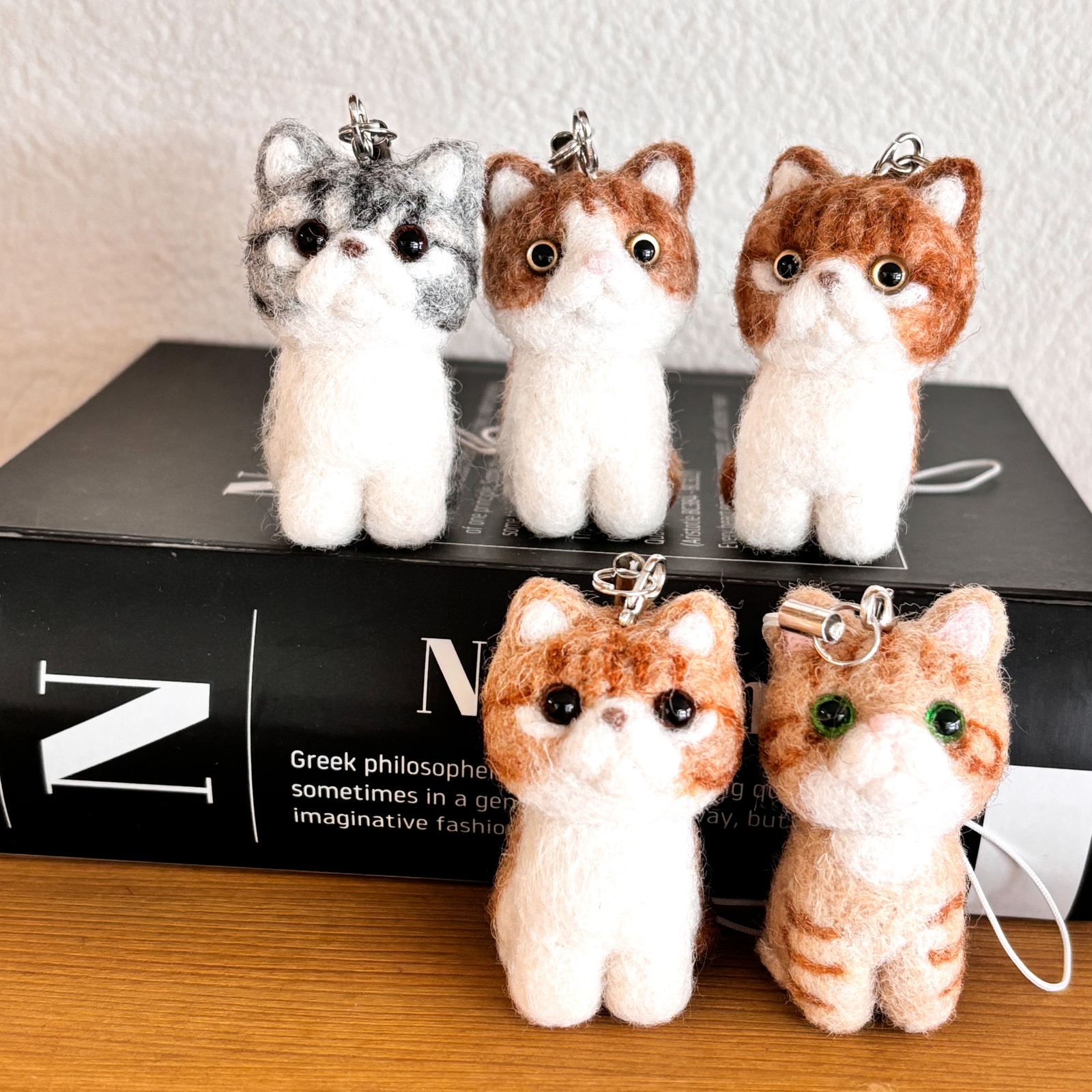 羊毛フェルト 猫の顔 キーホルダーセット 羊毛フェルト 猫の顔アート