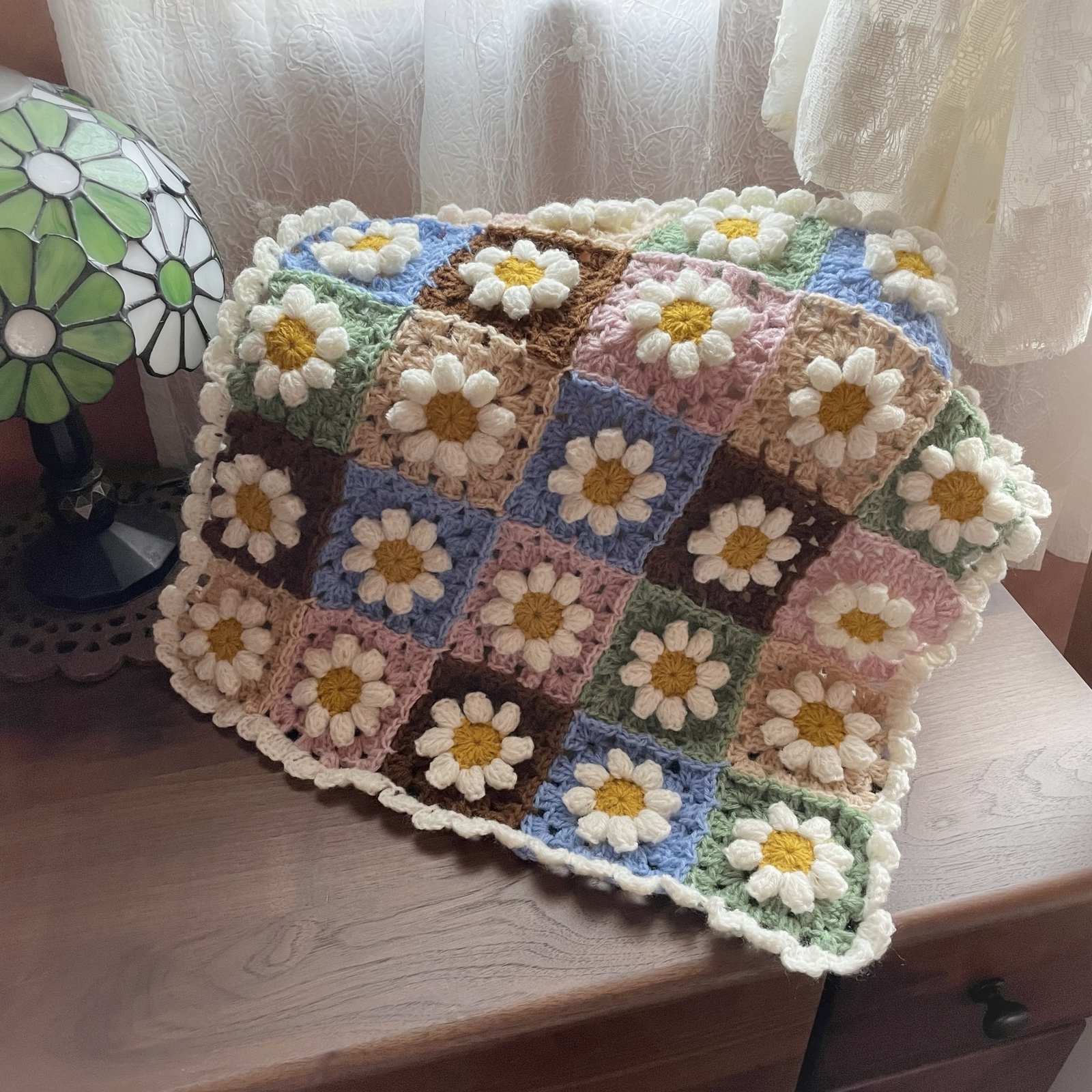 寄付対象品）ハンドメイド 多色アフリカンフラワー マルチカバー