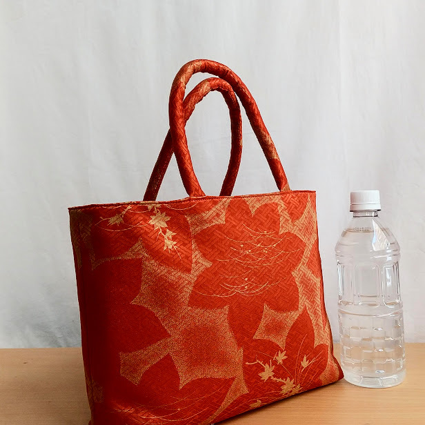 着物リメイクバッグ 着物バッグ 仕切りファスナーポケット付き - 和 巡