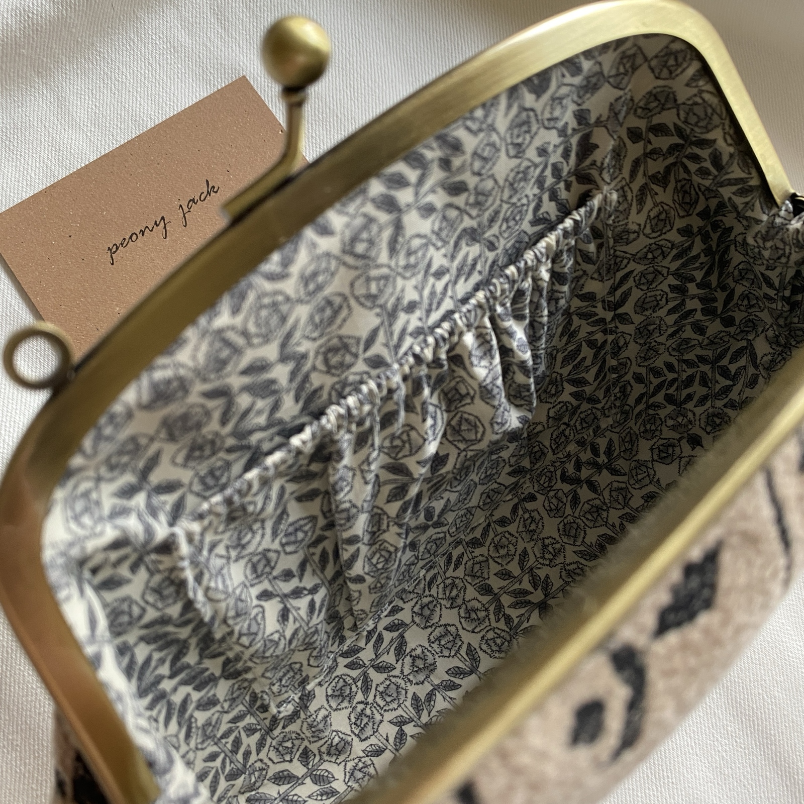 新作✨lulu small ショルダーポシェットがま口 ミナペルホネンの