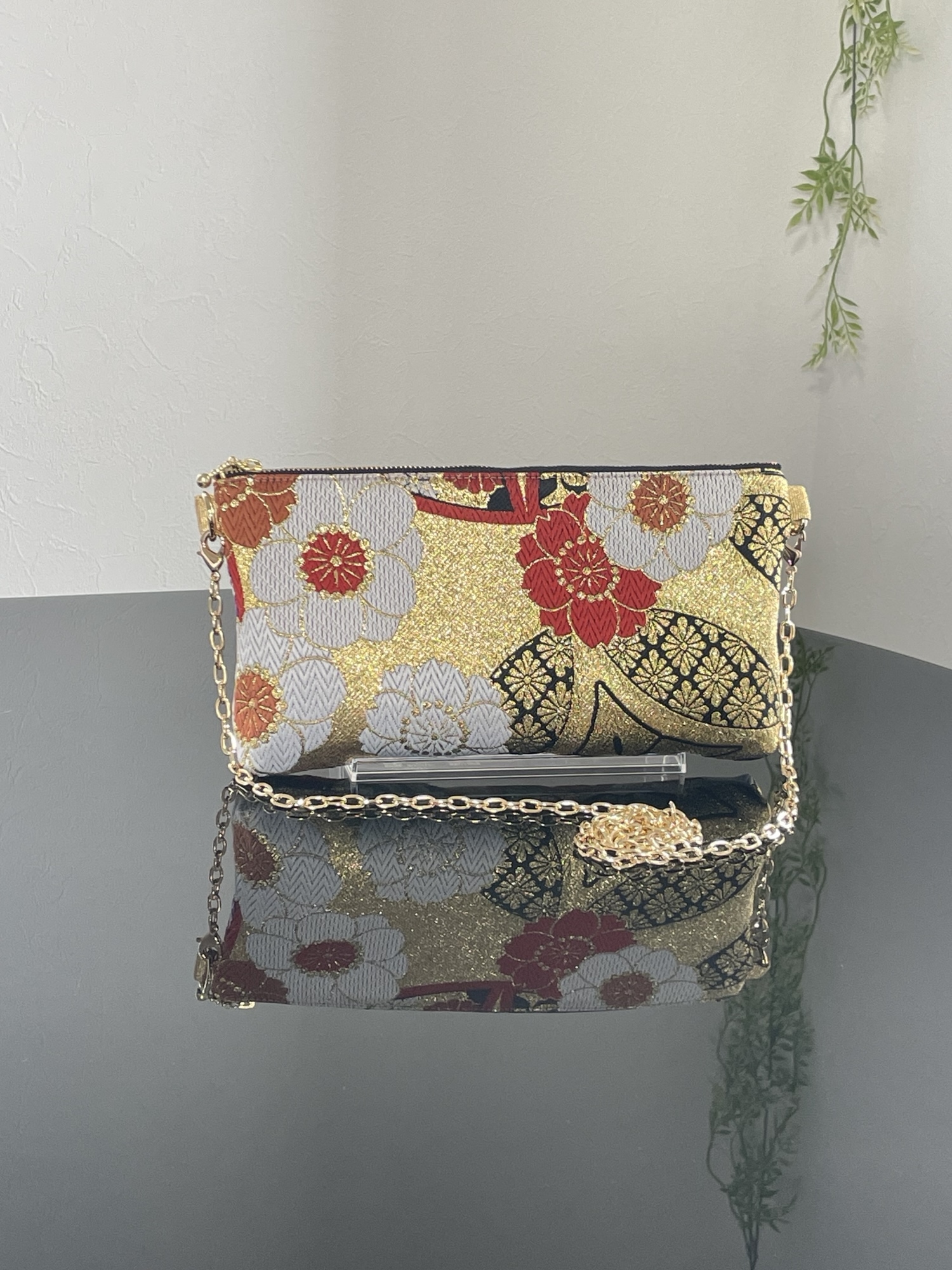 帯リメイクバッグ シルバーと紫の蜀江華文 Mサイズ 和装バッグ - 帯