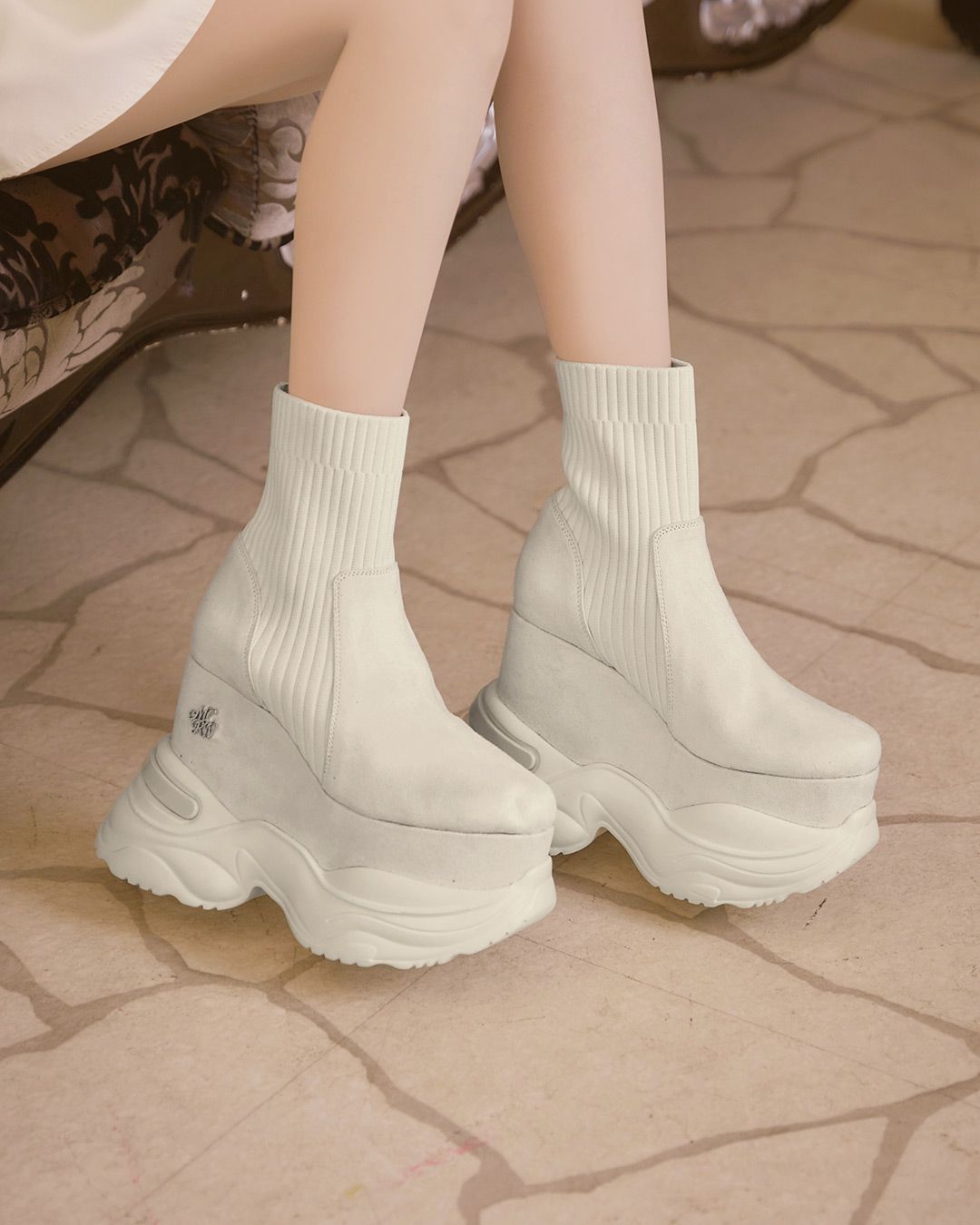 ソックスライク厚底ブーツ クリーム | ファッション通販＆メディア