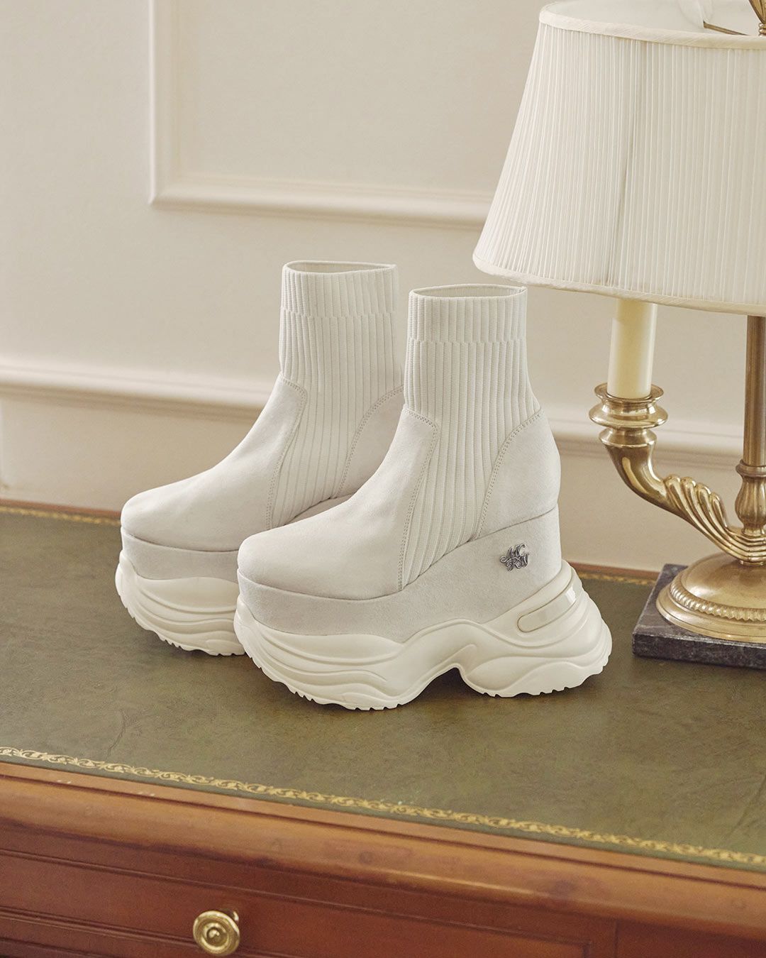 ソックスライク厚底ブーツ クリーム | ファッション通販＆メディア