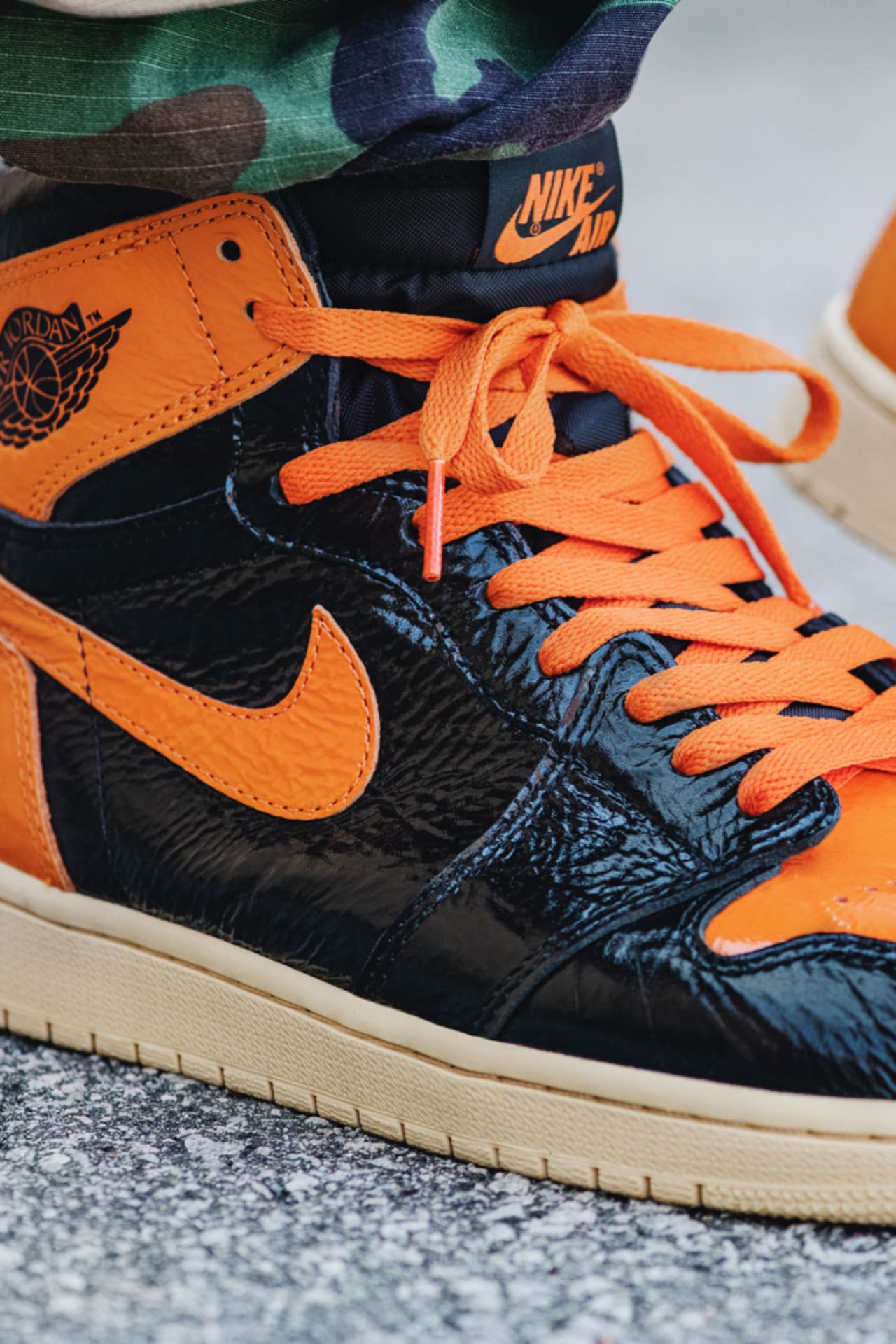 エア ジョーダン 1 'Black/Orange' 発売日. Nike SNKRS