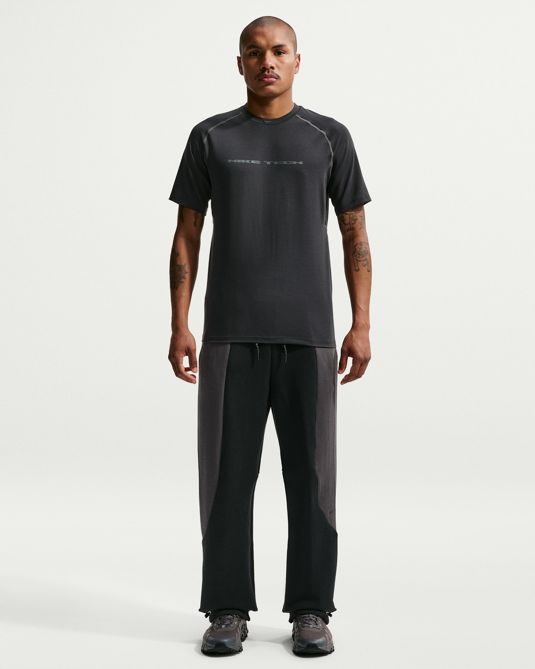Nike Tech Men's Colour-Block Open-Hem Fleece Trousers. Nike CA