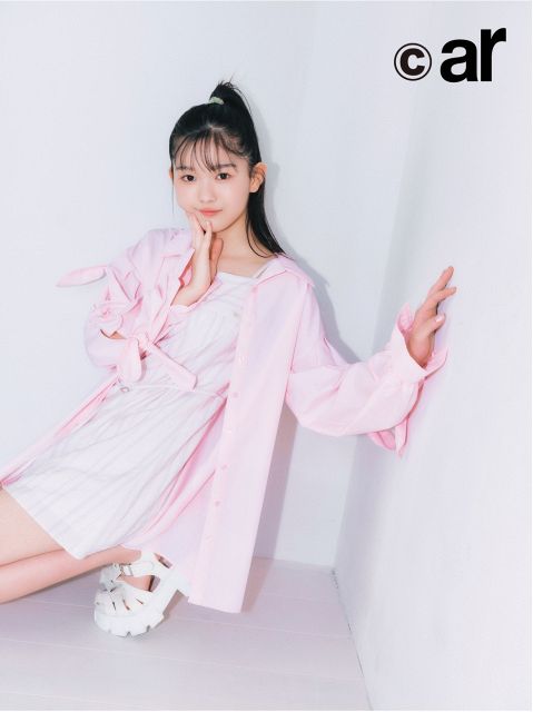 櫻坂46山川宇衣、人生初ファッション誌撮影 さくら色の夏服で透明感