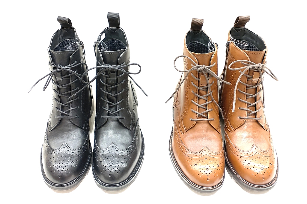 5．突然の雨でも大丈夫！レースアップショートブーツ～「F04Q」 | 靴