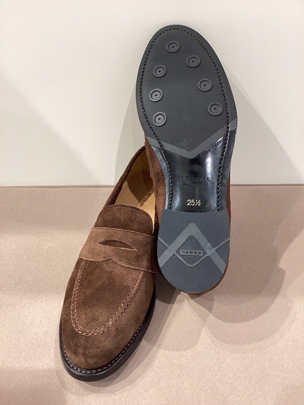 秋ファッション～ブラウンスエード・ローファー | 靴のリーガル