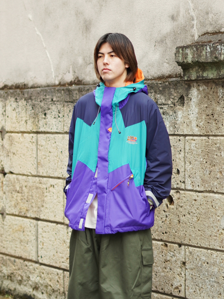 is-ness（イズネス）】配色が特徴的なナイロンジャケット / スタッフ