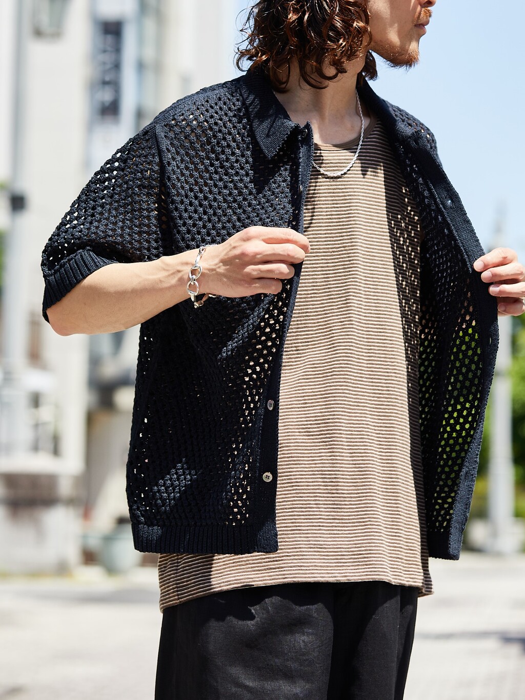 YOKE(ヨーク)-特別別注モデル、ユニセックスで楽しむメッシュニット