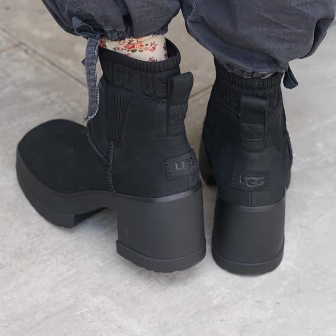 UGG/アグ 厚底ブーツ『モクシーチェルシー』2025AW／サイズ感・コーデ