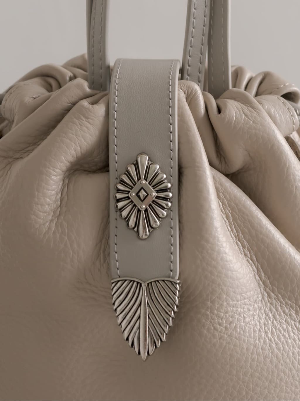 コンチョがアクセント！巾着バッグ【なかじょうブログ】 - ear