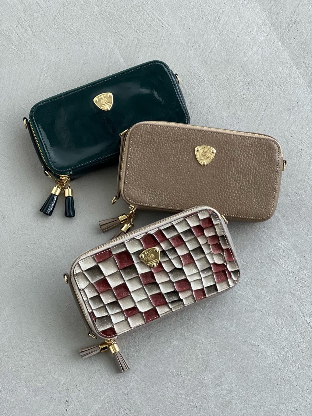 その日の気分でカラーをチョイス♪お財布機能付きスマホショルダー