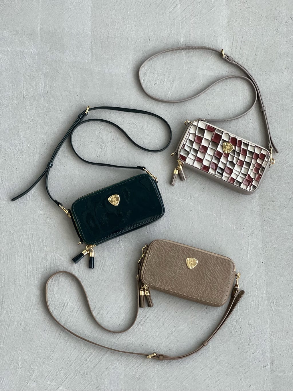 その日の気分でカラーをチョイス♪お財布機能付きスマホショルダー