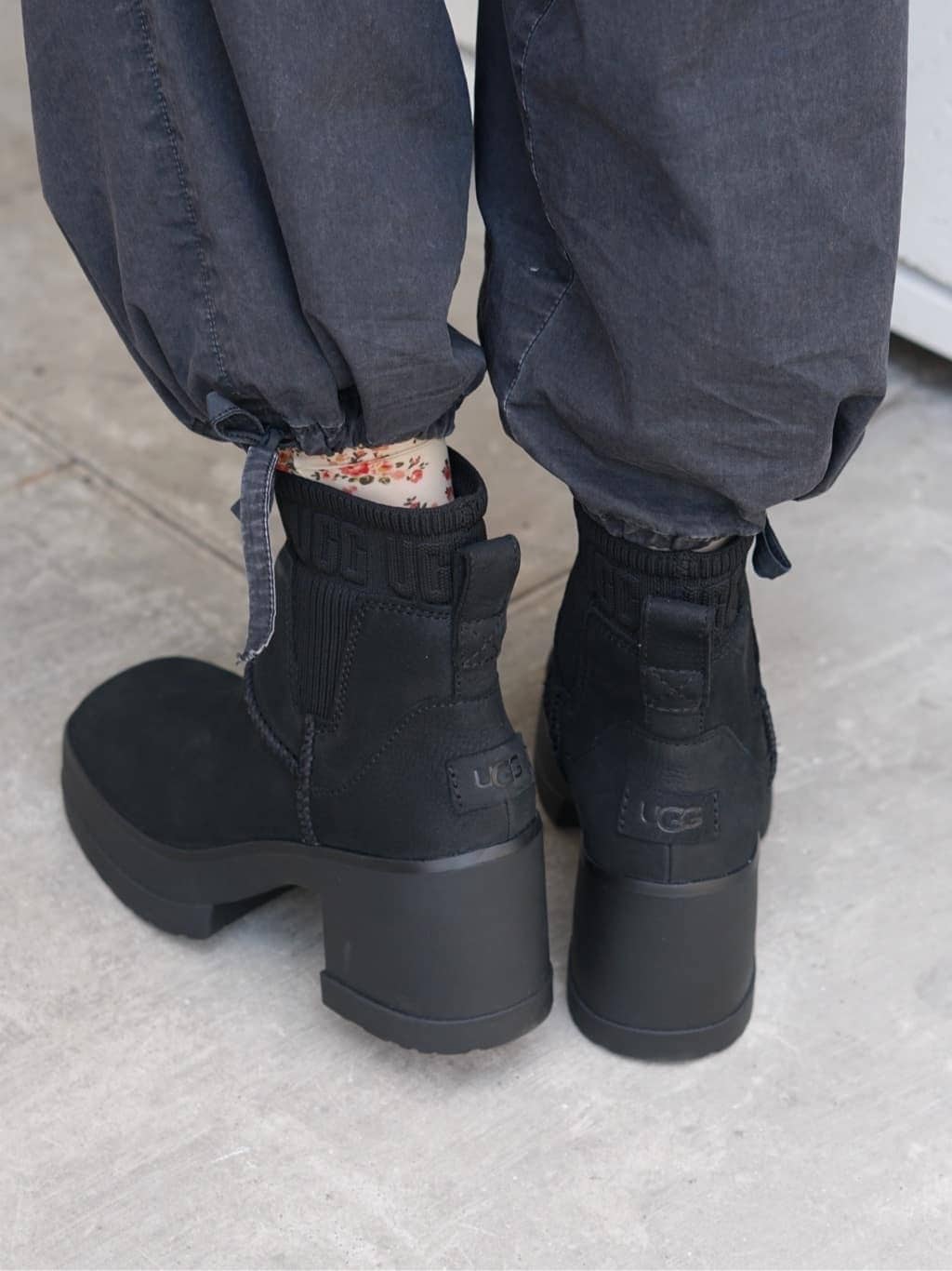 UGG/アグ 厚底ブーツ『モクシーチェルシー』2025AW／サイズ感・コーデ