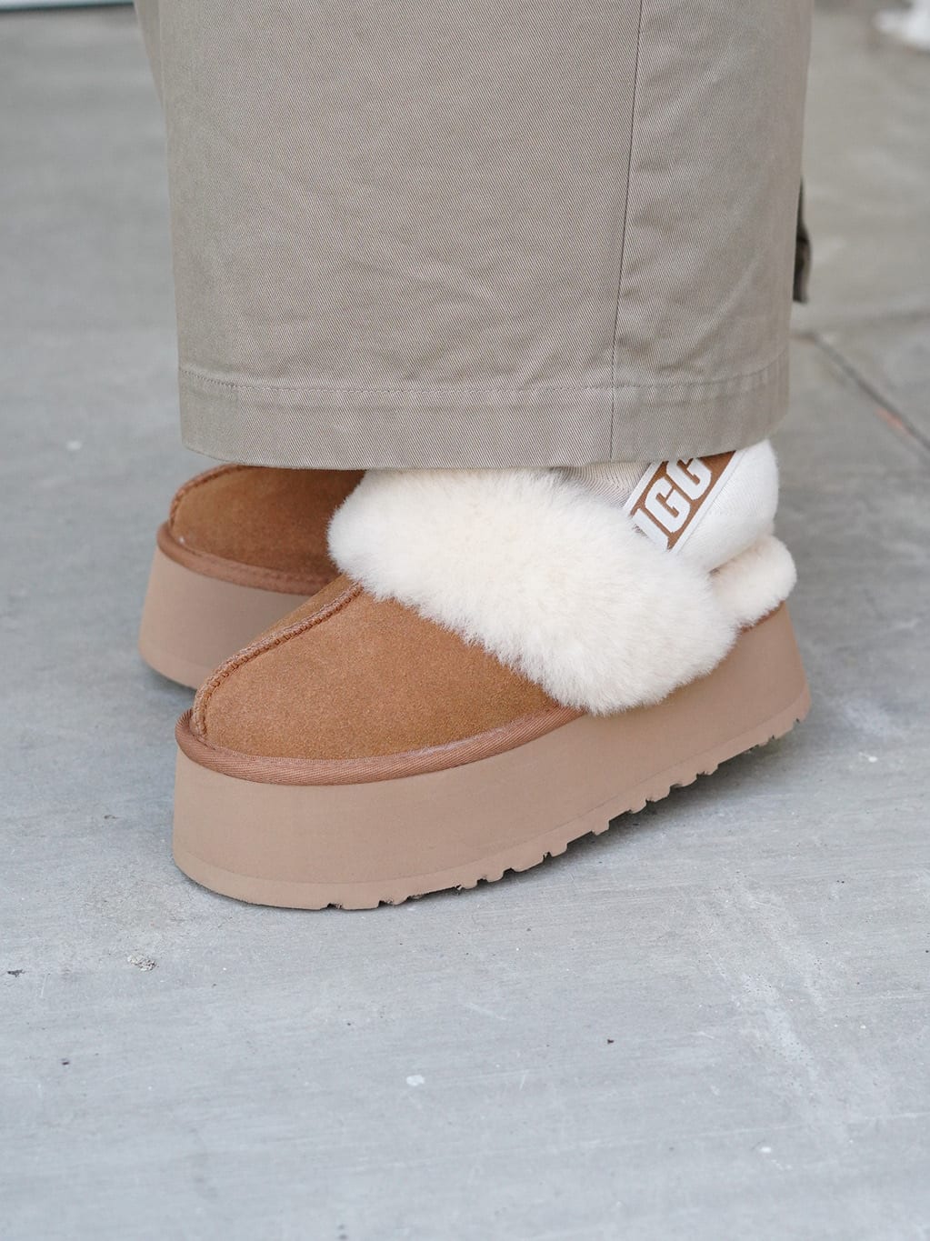 2025年最新【UGG/アグ】厚底サンダル『Funkette/ファンケット』の