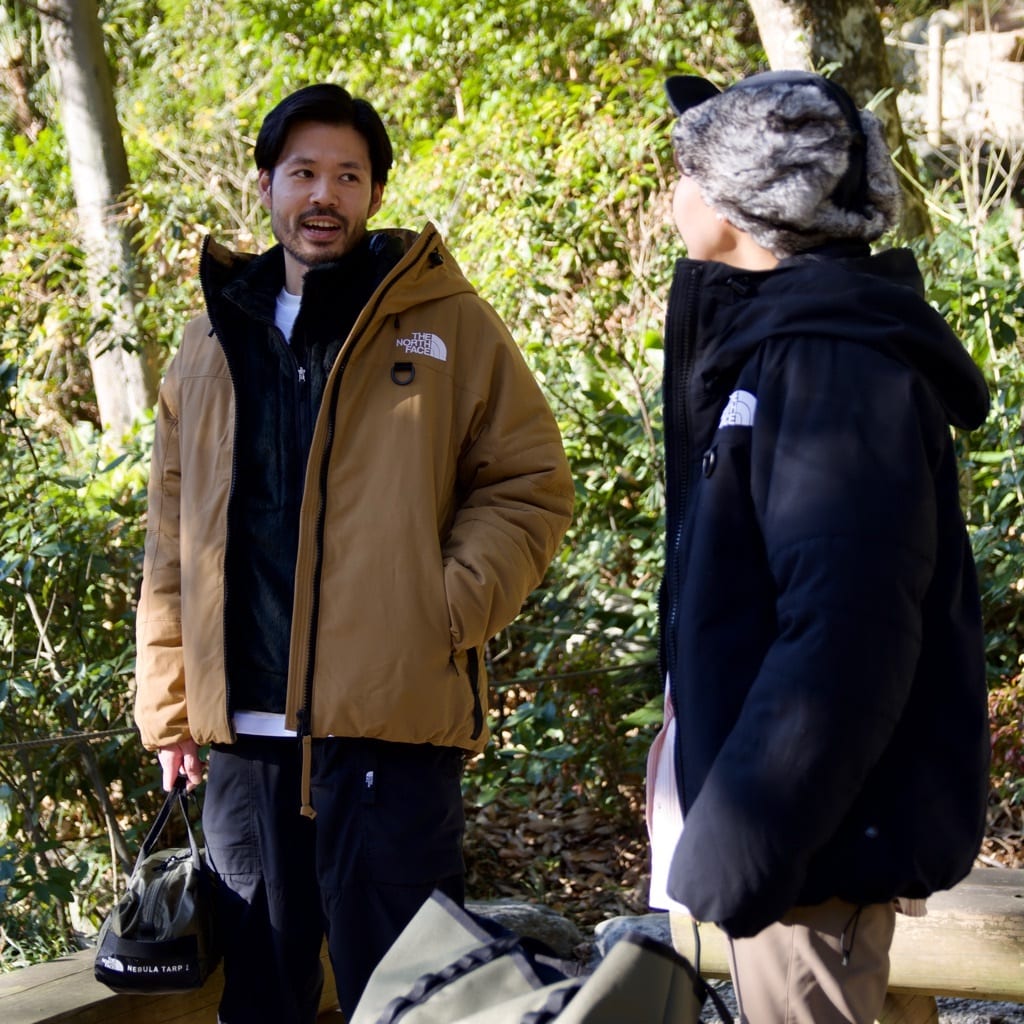 焚き火とダウンであたたかく。｜TNF NORTH FACE × 冬キャンプ - THE