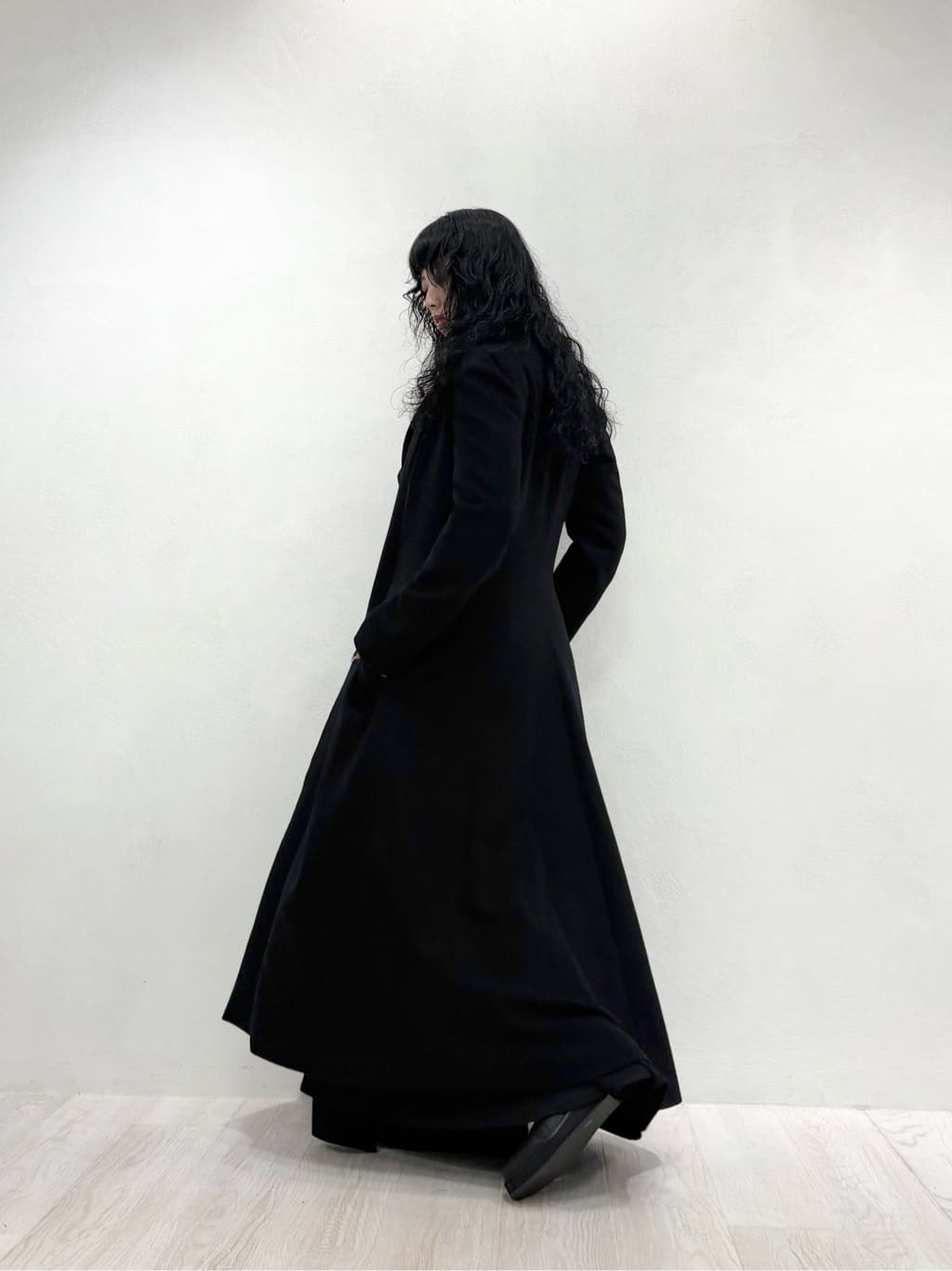 ヨウジヤマモト メルトン修道院ワイドロングコート STAFF STYLING｜THE