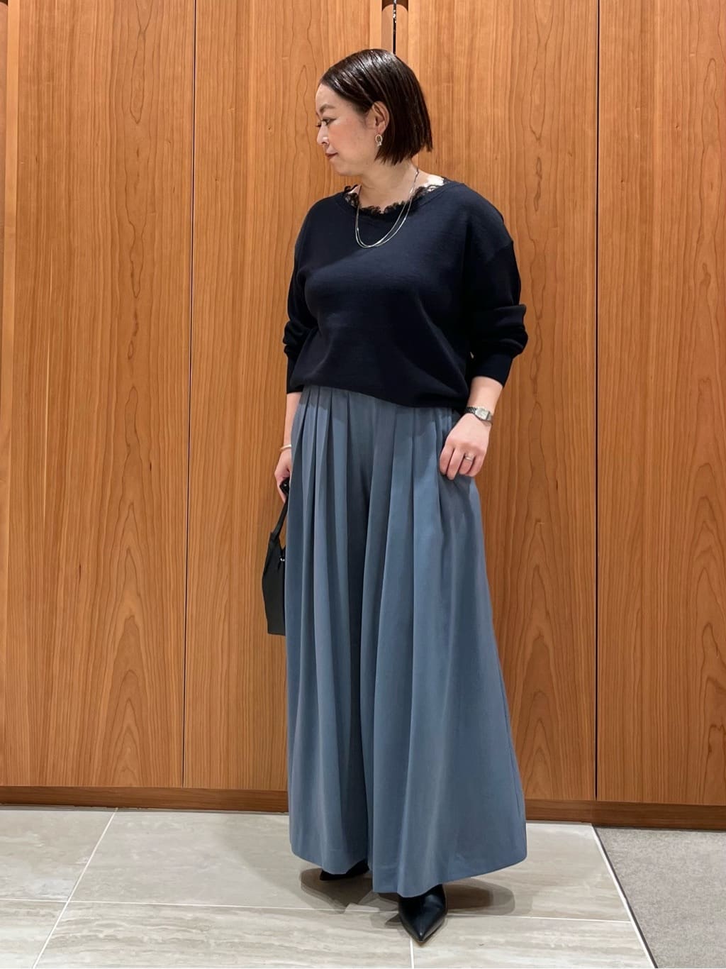 ピーチサテンフレアーパンツ｜qualite / カリテ