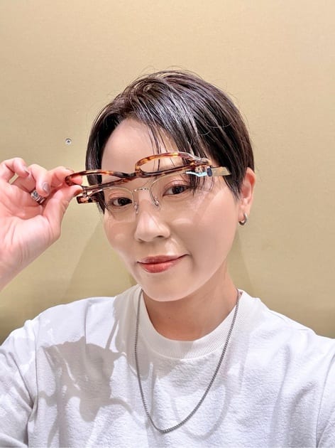 スペシャルプライス]存在感のある太縁フレーム/FLIP UP(跳ね上げ式