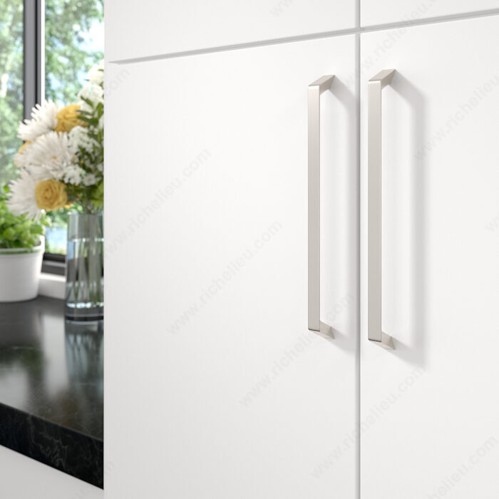 Modern Metal Pull - 7348 - Richelieu Hardware