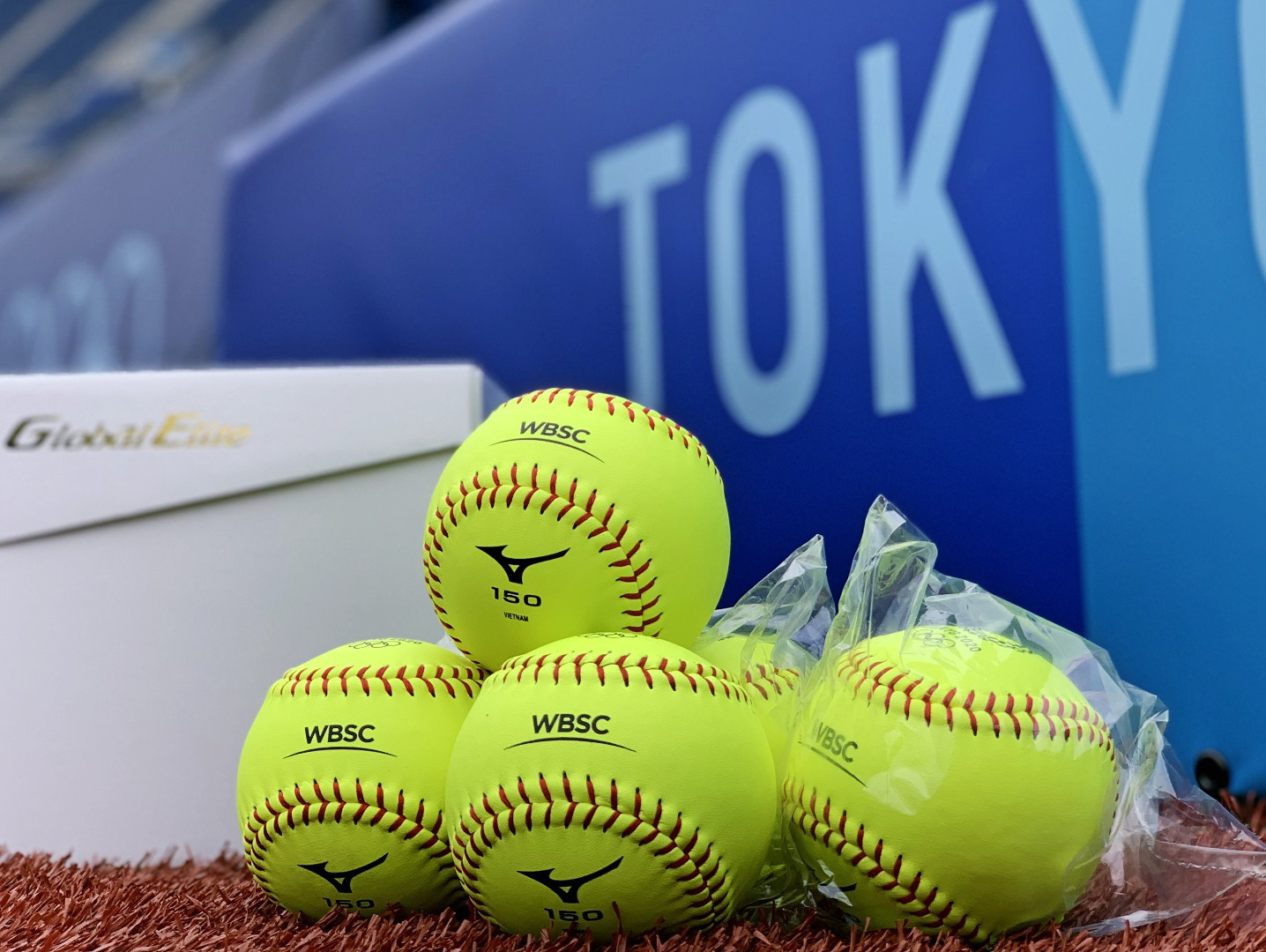 WBSC、東京2020オリンピックソフトボール競技の公式球を発表 - World