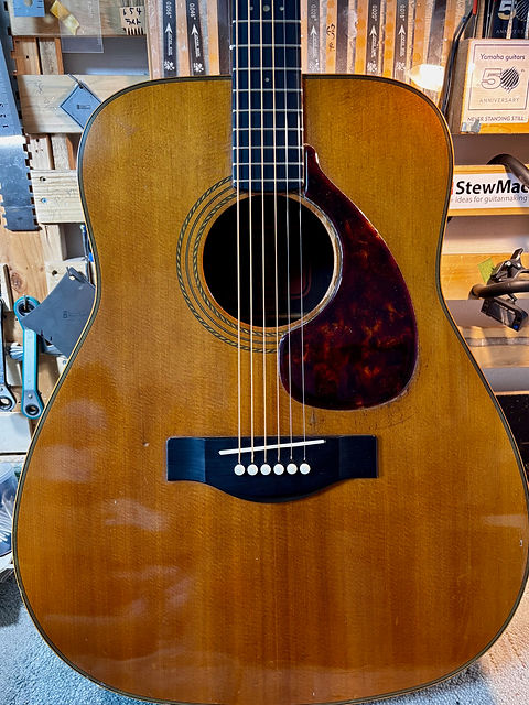 YAMHA.FG-500赤ラベルハカランダ純正ハードケース付き YAMHA.FG-500赤