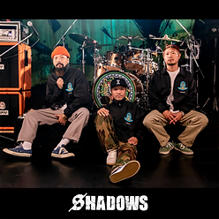 2 SHADOWS | Deviluse.com