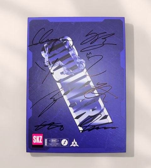 STRAY KIDS - MANIAC SIGNED ALBUM | Inspire Me Shop