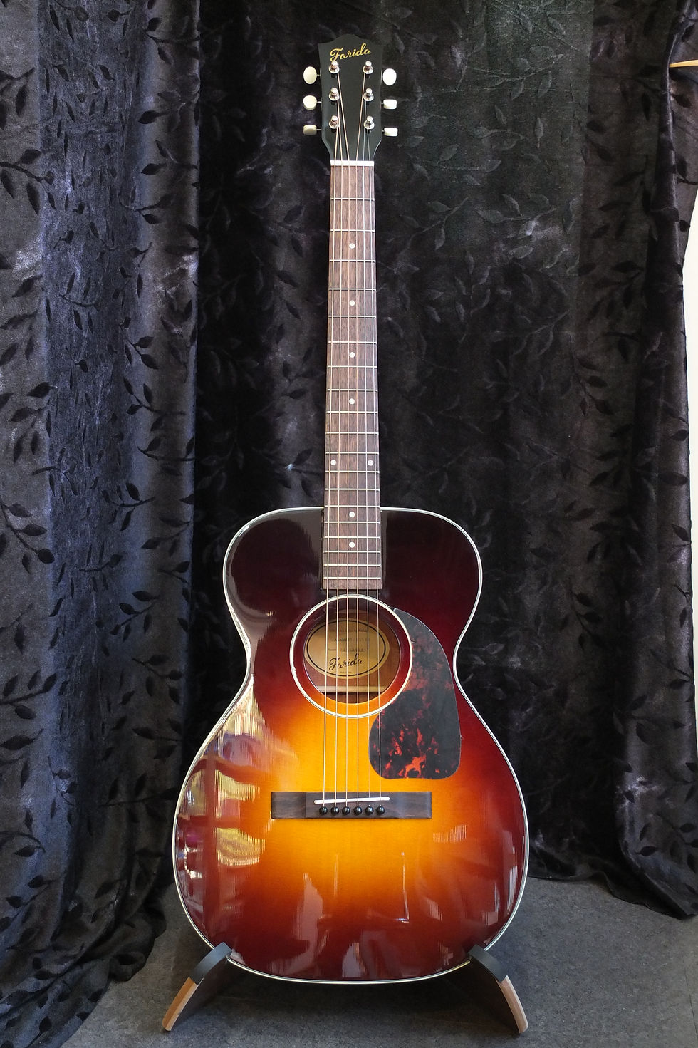 Farida | guitartrailer