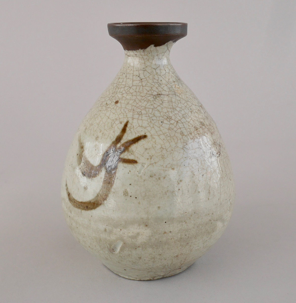 李朝白磁鉄絵面取徳利 李朝白磁鉄絵面取徳利