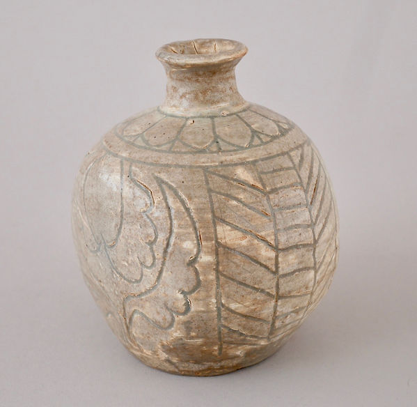 朝鮮美術 | 李朝粉青沙器線刻牡丹文小扁壺 | Gallery陽々youyou | 山梨県