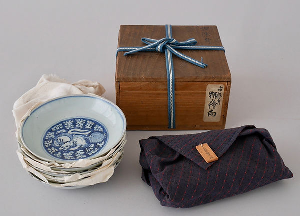 中国美術 陶磁器 | 古染付獅子図小盤 明末 17C | gallery陽々youyou | 山梨