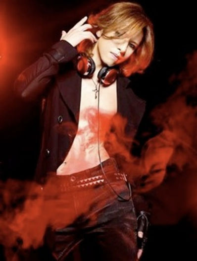 XJAPANのYOSHIKIプロデュース、SOULヘッドフォンが発売！