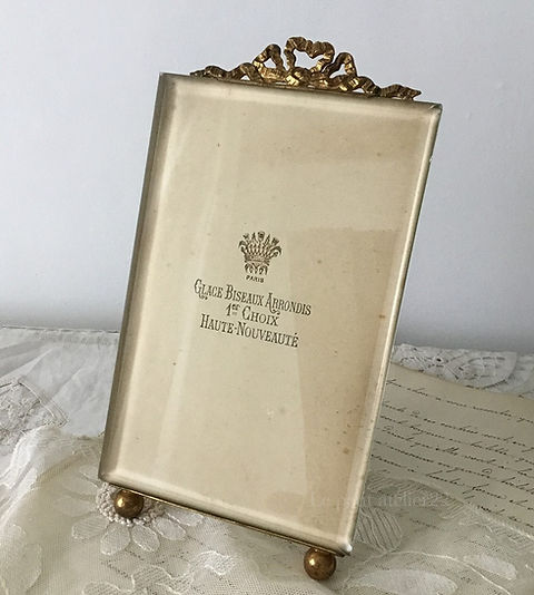 フランス アンティーク 真鍮 リボンのオルモル装飾 フォトスタンド