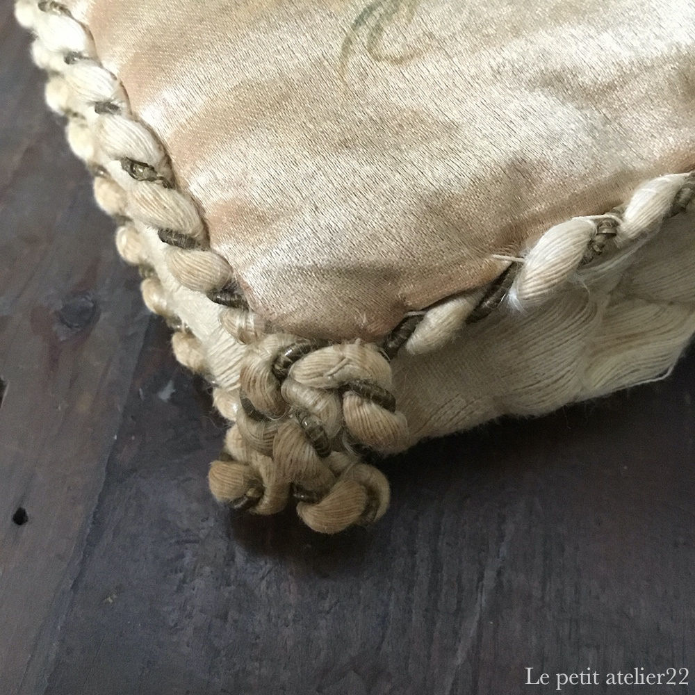 フランス アンティーク ハンキーケース シルク エクリュ W18 x 13 cm