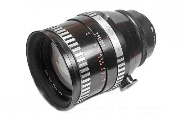 Carl Zeiss Jena Sonnar 180mm f/2.8: A Vintage Gem for Portraits