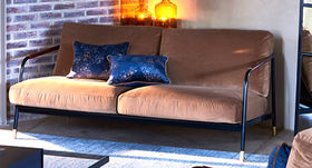 福岡・薬院からヨーロッパでも最上級のフランスのソファーブランド