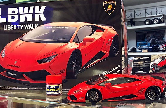 アオシマ「1/24 LBワークス ランボルギーニ・ウラカン」の完成品を展示中！