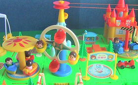 第1展示室（メイン）：よいこの遊園地 | Showa Toys